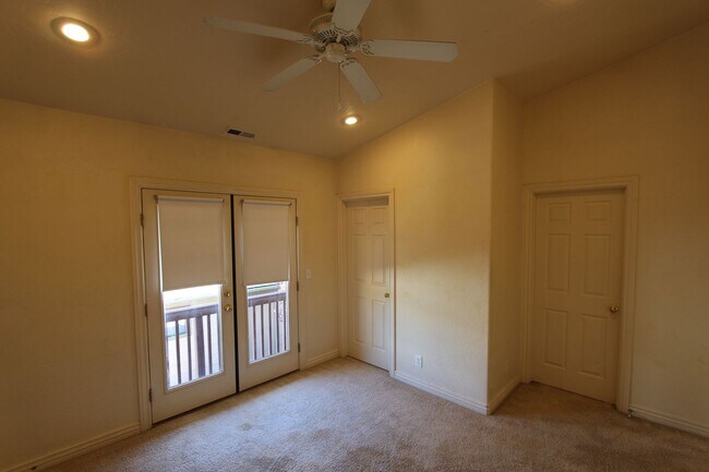 Building Photo - 1478 E Ivy Ln