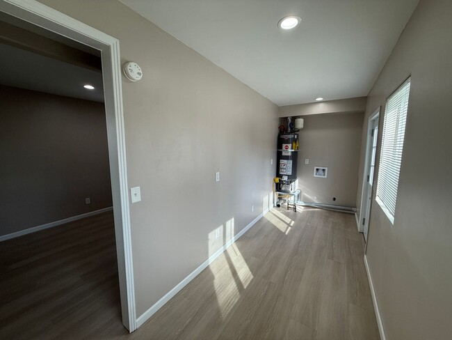 Building Photo - Charming Home in Woodland