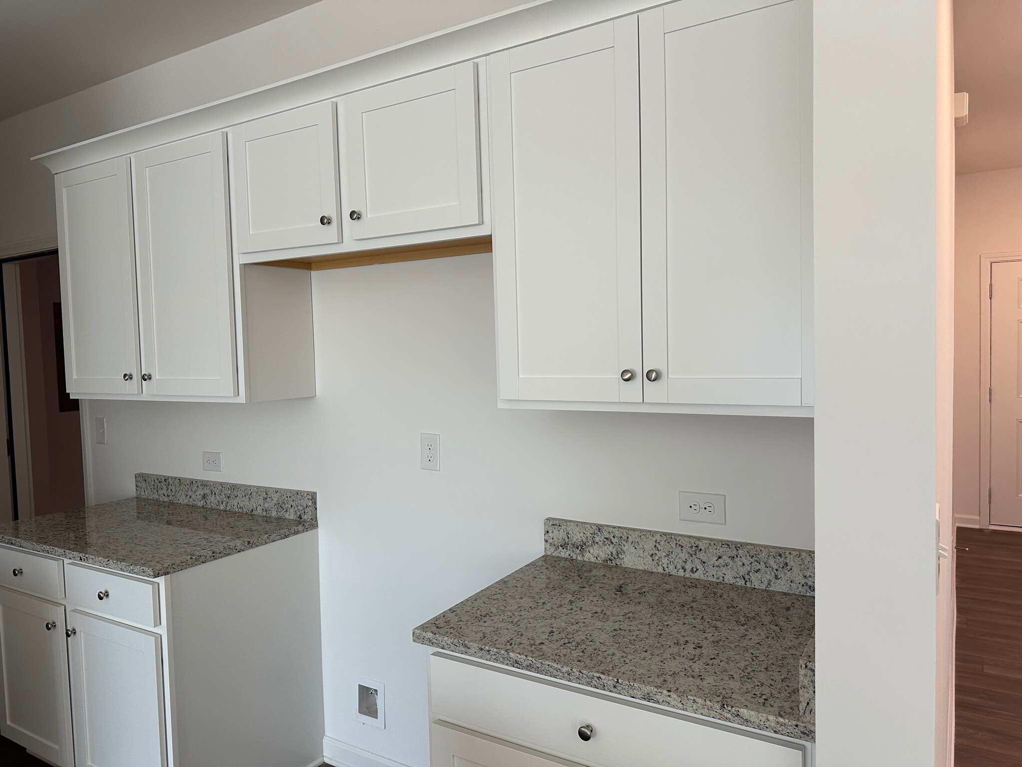 Building Photo - 1112 Holland Dr