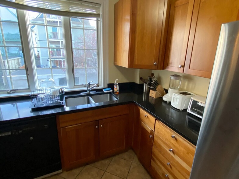 Primary Photo - 27 Albion St