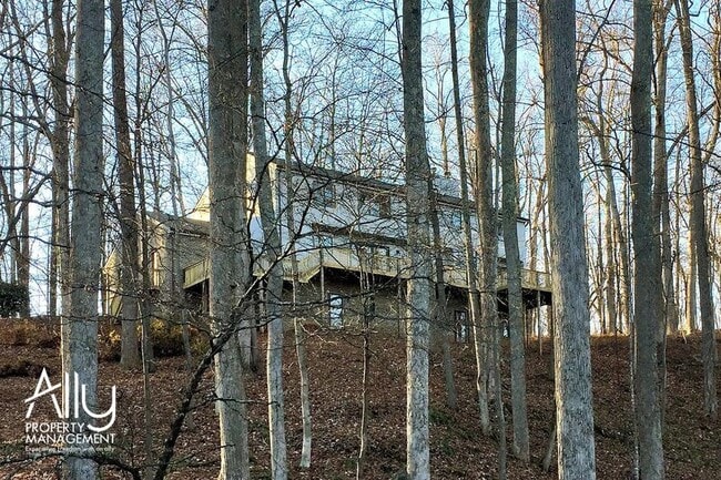 Building Photo - 501 Rookwood Pl