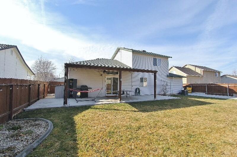 Building Photo - 1904 N Duck Hawk Ave