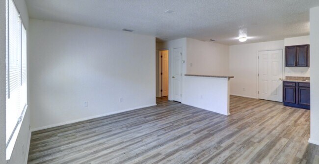 Building Photo - 5345 Laurel Pl