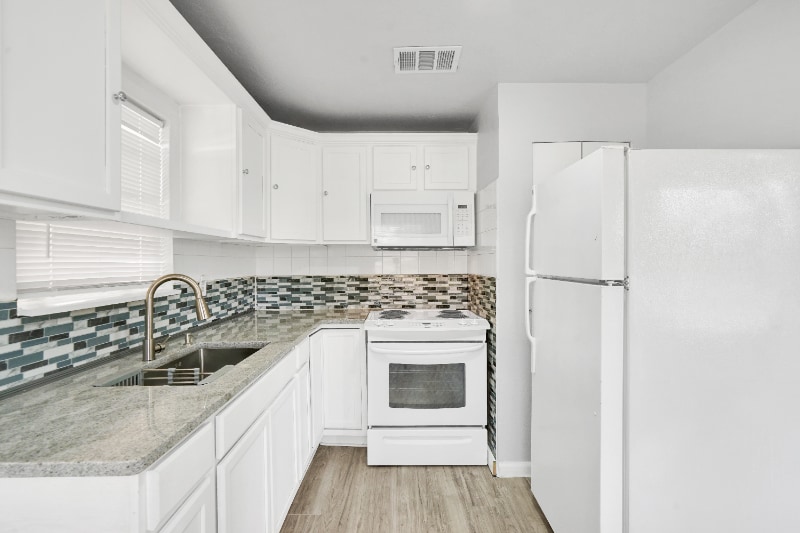 Building Photo - 140 Glenarm Pl