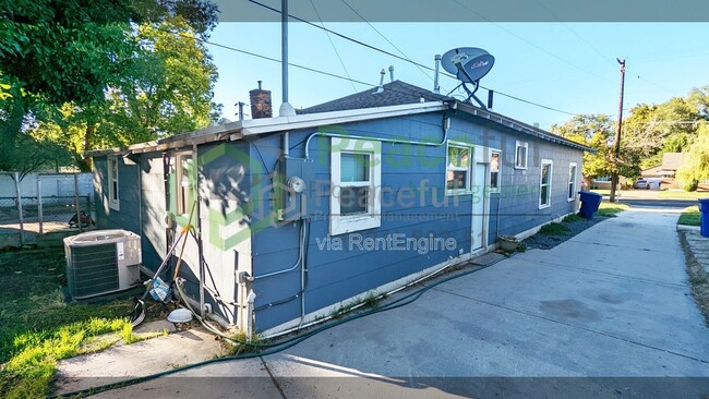 Building Photo - 1019 22nd St