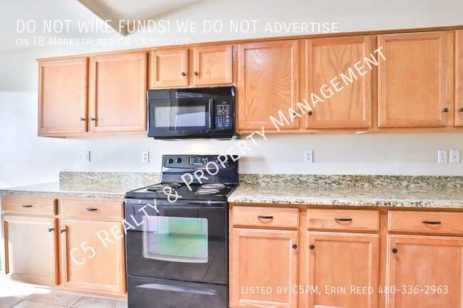 Building Photo - 16886 W Portland St