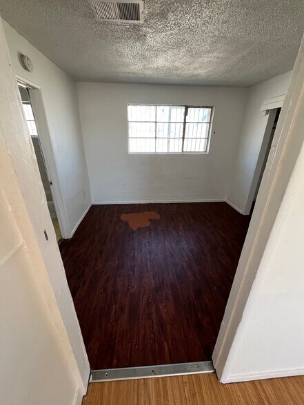 Building Photo - 708 Jackson Ave