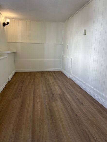 Building Photo - 224 28th St