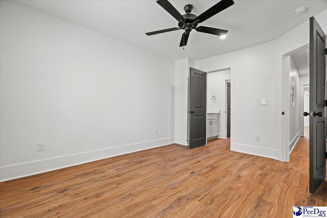 Building Photo - 1316 Twelve Oaks Ln