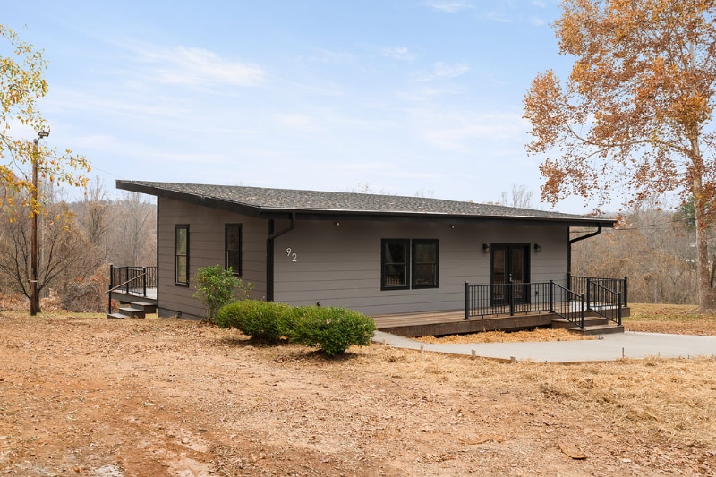 Building Photo - 92 Riverside Dr