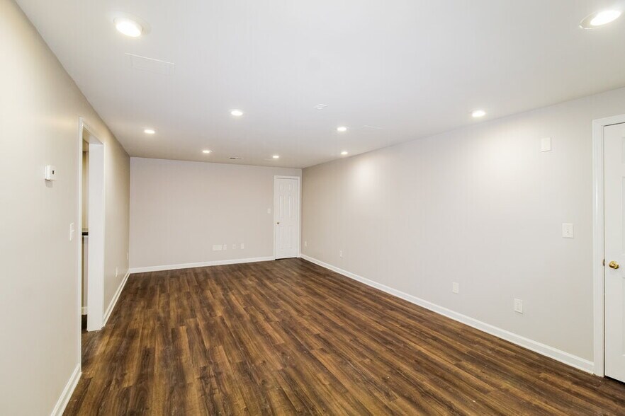 Building Photo - 271 Keller Dr