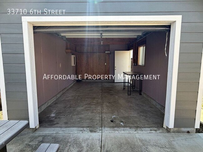 Building Photo - 33710 6th St