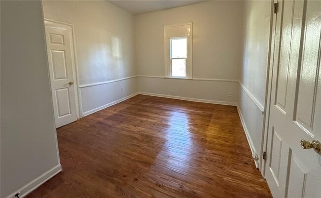 Building Photo - 194 N Clarendon Ave