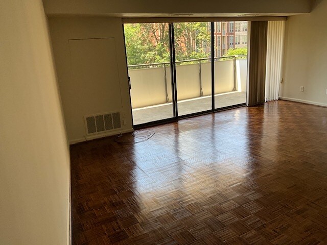 Building Photo - 5300 Columbia Pike