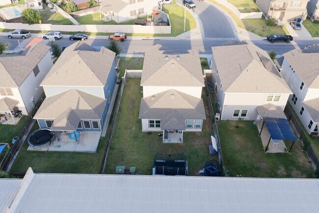 Building Photo - 8702 Shiloh Rock Dr