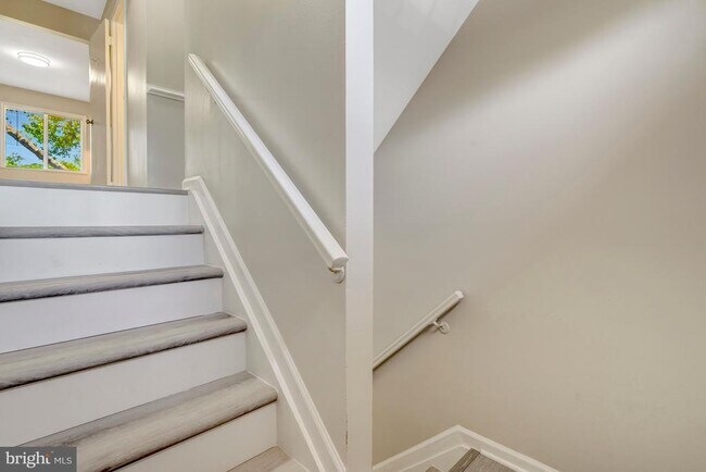 Building Photo - 7065 Leewood Forest Dr