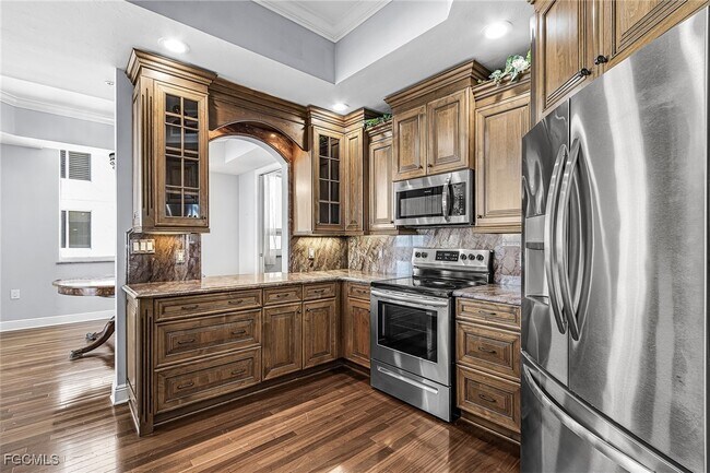 Building Photo - 2104 W First St