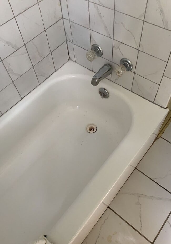 Building Photo - 204 Thames St