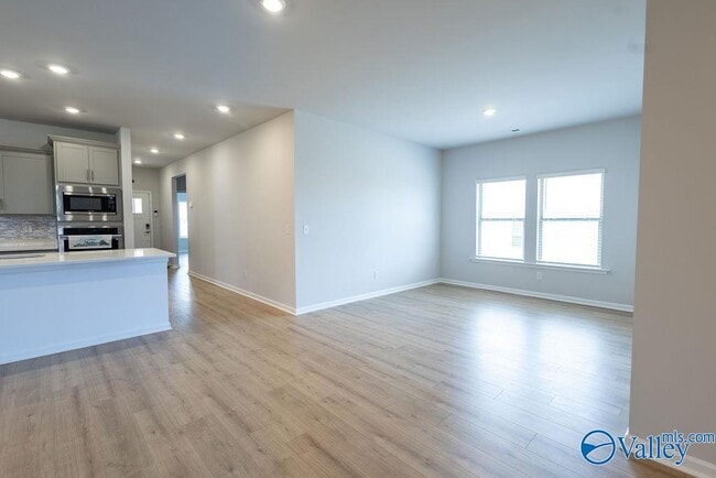 Building Photo - 143 Sager Cir