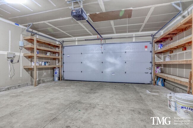 Building Photo - **MI Special: Feb Rent Free!!** 4 Bed 2.5 Bath Home Near Parks, Shopping, and Dining. Main Level ...