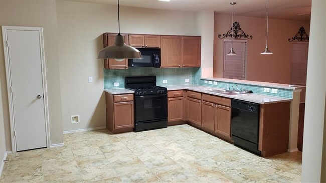 Building Photo - 6118 Sierra Springs Ln