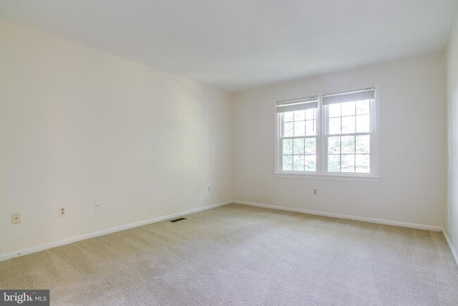 Building Photo - 1646 Montmorency Dr
