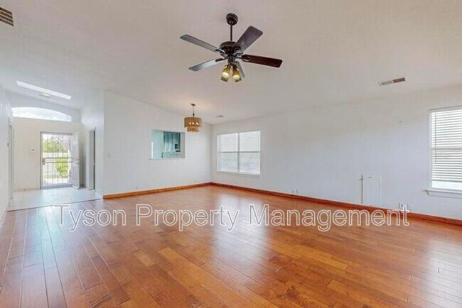 Building Photo - 11512 Jewel Cave Rd SE