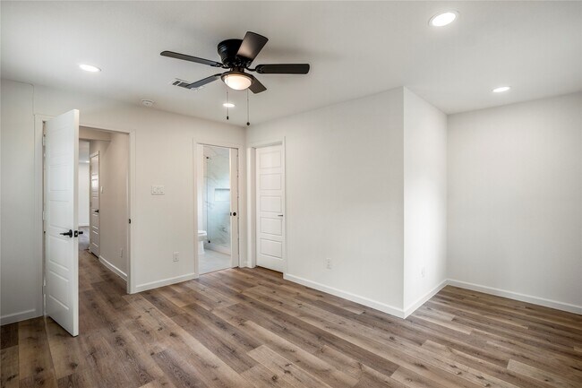 Building Photo - 3923 Alsace St