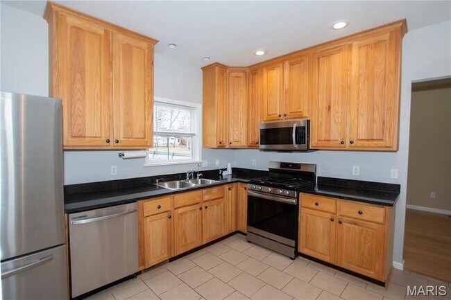 Building Photo - 14 Jefferson Ave