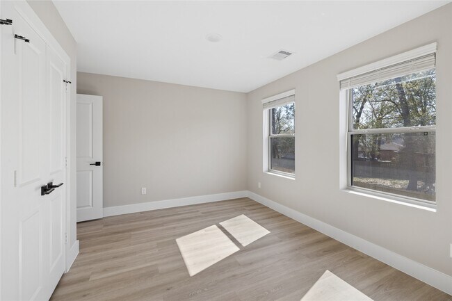 Building Photo - 20019 Venetto St