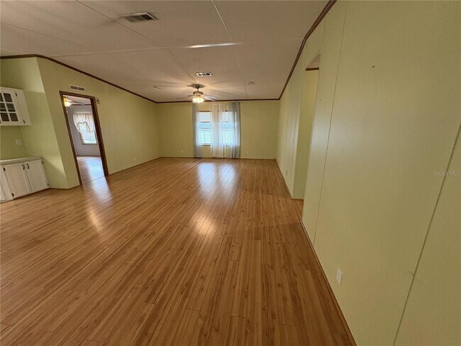 Building Photo - 616 Klickety Klak Ln