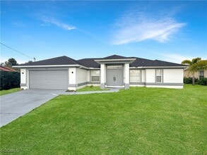 Building Photo - 1005 SW 18th Ave