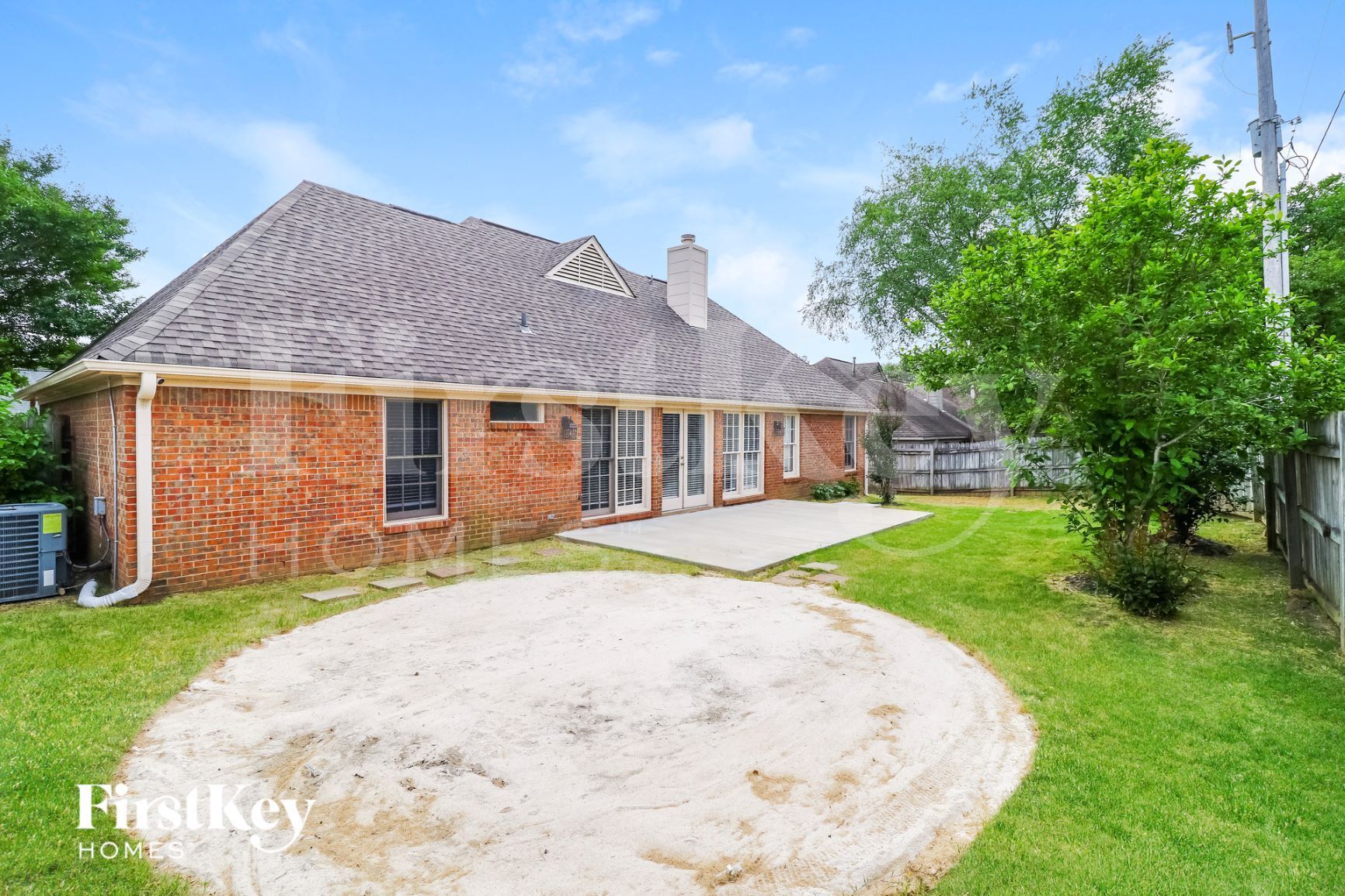 Building Photo - 7598 Dexter Manor Dr