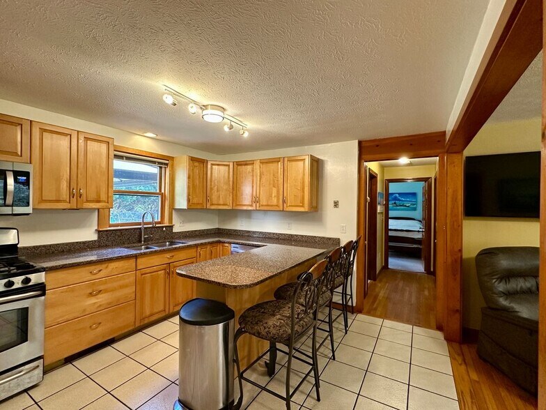 Building Photo - 469 Barbers Pond Rd