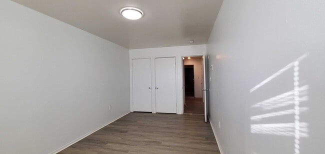 Building Photo - ? Move-In Special! Modern & Spacious 1 Bedroom Near Downtown Denver ?