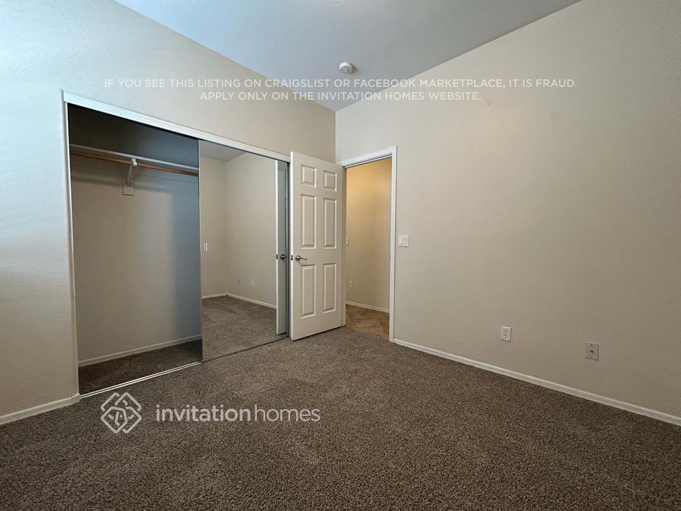 Building Photo - 10235 W Hilton Ave