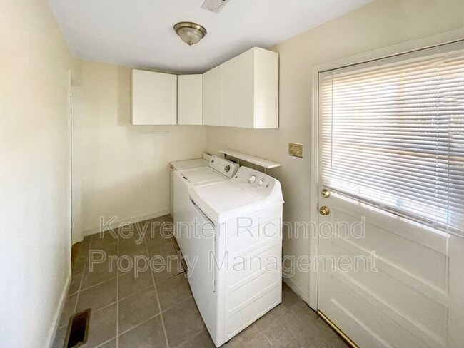 Building Photo - 120 Stanmore Rd