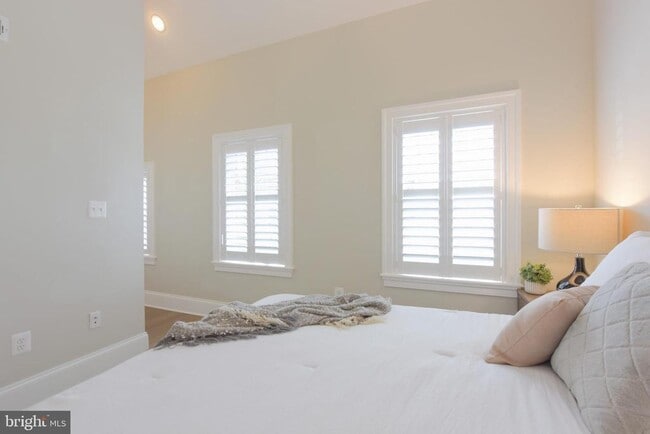 Building Photo - 3921 Fulton St NW