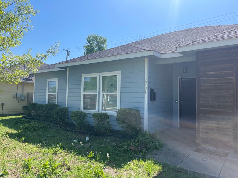 Primary Photo - 2701 Easter Ave