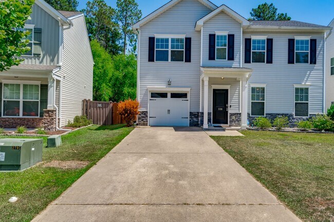 Building Photo - House In The Charming Neighborhood of Lake Carolina