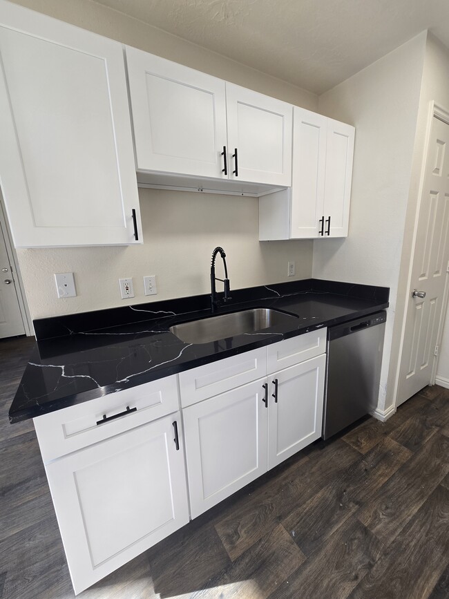 Building Photo - Southgate