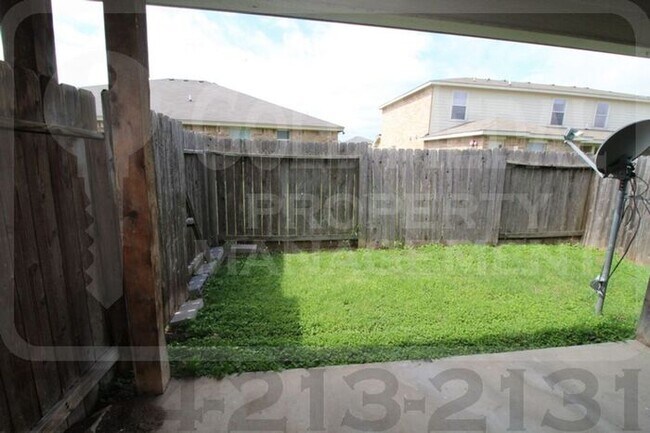 Building Photo - 4008 Cambridge Dr