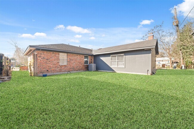 Building Photo - 419 Bellmar Dr