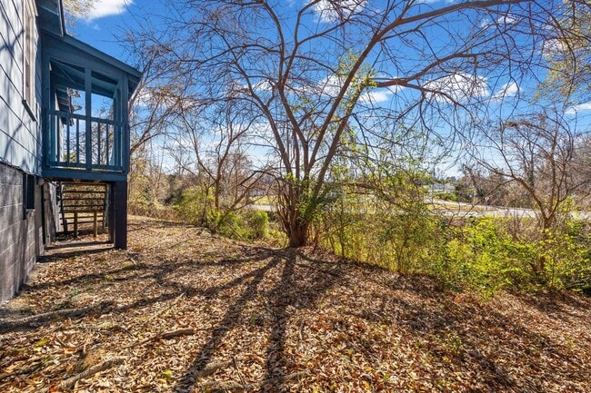 Building Photo - Freshly painted 3-bed, 2-bath home in the firestone are of Gastonia!