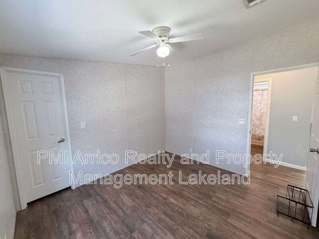 Building Photo - 2974 Hickory Rd