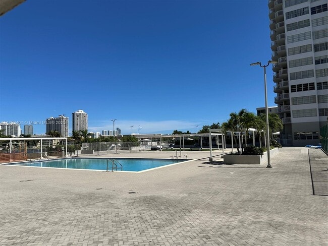 Building Photo - 18021 Biscayne Blvd