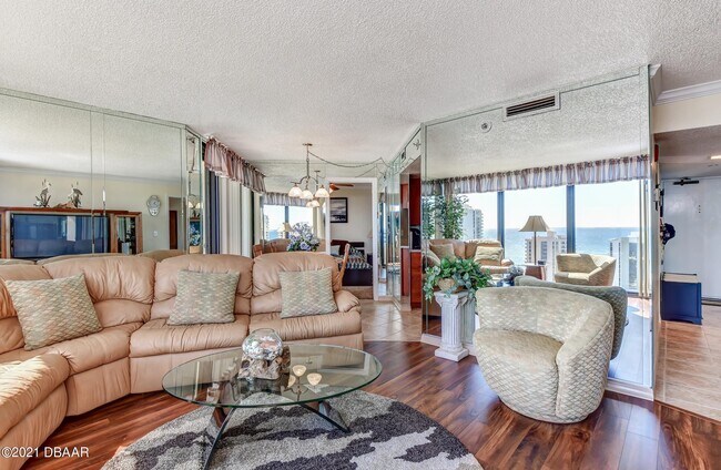 Building Photo - 1 Oceans W Blvd