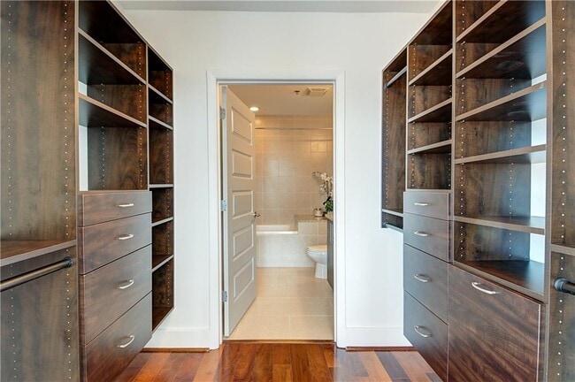 Building Photo - 1080 Peachtree St NE