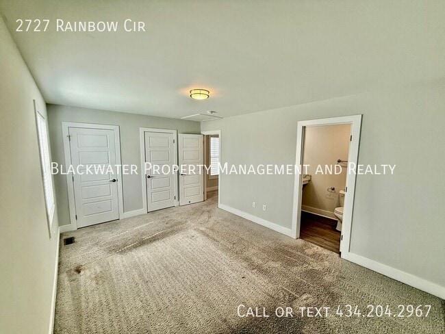 Building Photo - 2727 Rainbow Cir