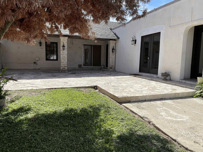 Building Photo - 2202 O'Kane St